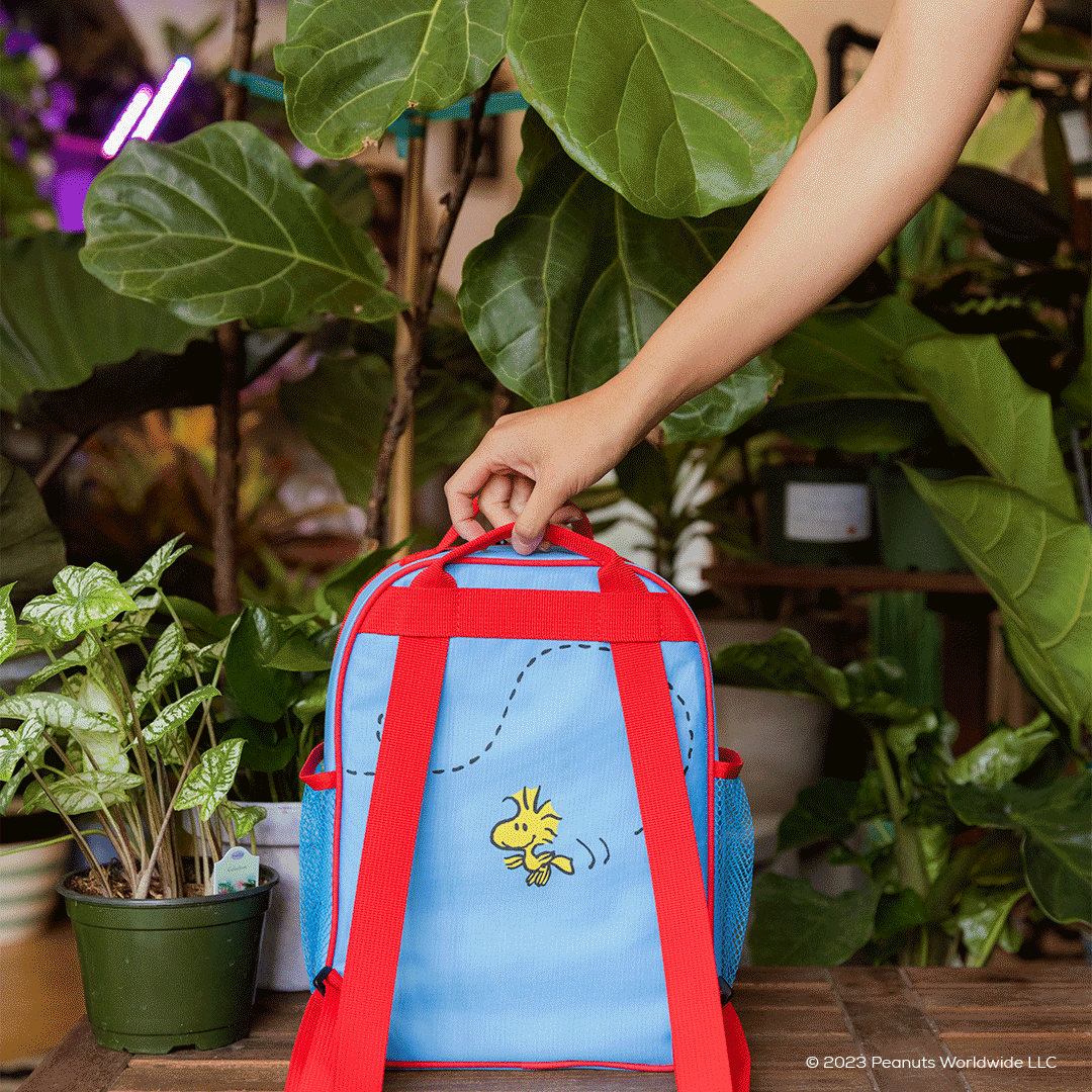 snoopy-mini-convertible-backpack-cooler-f0 Peanuts_Part_2_NATIVE_PDP_Backpack.gif