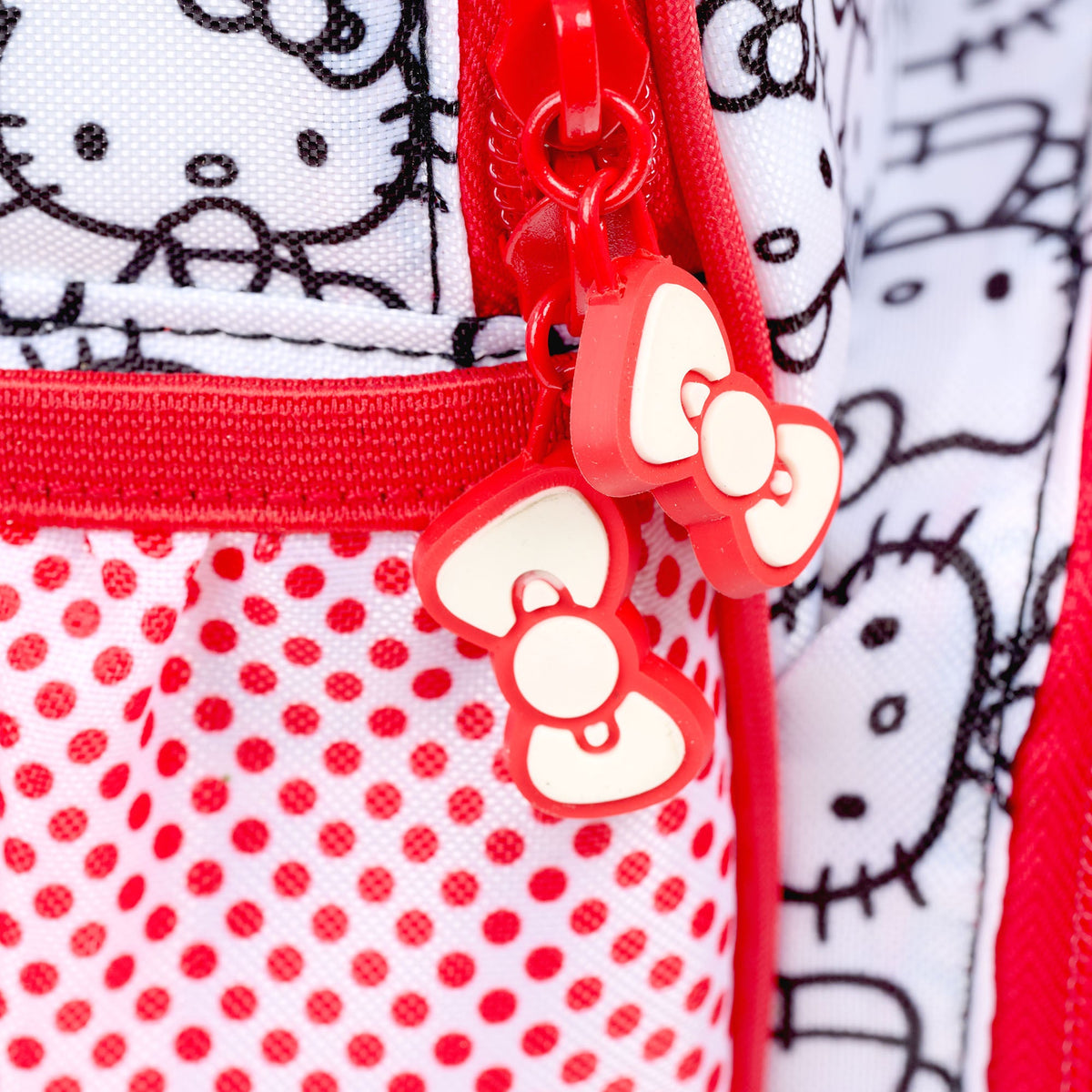 hello-kitty-classic-backpack-cooler-u2 00027925-Z.jpg